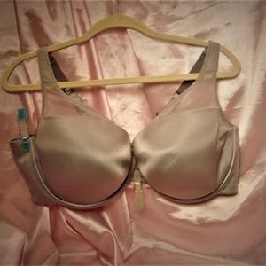 Cacique Full Coverage Silver Satin Bra Size 46DD N